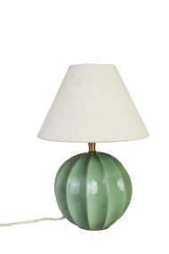Marit 24cm Grønn lampefot Fra Strömshaga - Marit er en elegant lampefot i gr&oslash;nt glass med en mykt avrundet form og dekorative detaljer som gir den et klassisk uttrykk.