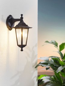 Laterna Svart utendørslampe Fra Eglo - Det klare glasset gj&oslash;r at lyskilden synes og sprer et behagelig og stemningsfullt lys.