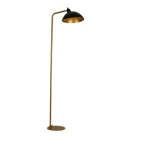 Futura Messing gulvlampe Fra Dyberg Larsen - Den svarte overflaten og den antikkfargede innsiden av skjermen sprer et varmt lys og skaper en koselig atmosfære i hjemmet.