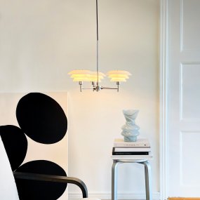 DL20 Ø50 Krom Taklampe Fra Dyberg Larsen - De munnbl&aring;ste opalglassene er et gjennomg&aring;ende tema i flere av Dyberg Larsens design, noe som gj&oslash;r det mulig &aring; mikse og matche lampene i serien.