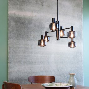 Arp Ø50 Svart Taklampe Fra Dyberg Larsen - En investering i både estetikk og komfort som du vil ha glede av i mange år fremover.