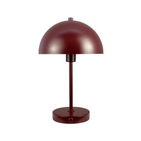 Stockholm 30cm RØD bærbar Fra Dyberg Larsen - Det smarte designet med en lavere skjerm gir et mykere og mer behagelig lys som skaper en koselig atmosf&aelig;re.