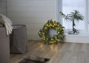 Greyland Ø55 Grønn Fra Star Trading - Den er laget av en blanding av PE-spisser og PVC-spisser med et vakkert gr&oslash;nt-gr&oslash;nt skimrende utseende.