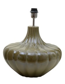 Harmony 40cm Olivgrön lampefot Fra Hallbergs - Harmony lampfot &auml;r en dekorativ lampfot i keramik med en mjuk, rundad form och vackert r&auml;fflad struktur.