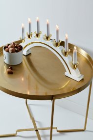 Celine Hvit Fra Markslöjd - Celine Advent lysestake Hvit er en tidl&oslash;s og elegant lysestake til advent.