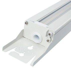 Henry Basic 4000K 165cm Hvit Fra Designlight - Henry Basic kan gi hele 13600 lm, som er nok for de fleste omr&aring;der med h&oslash;ye belysningskrav.