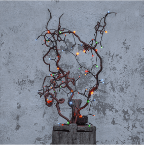 Lysslynge Akku 5m Svart Fra Star Trading - Den er utstyrt med en praktisk timerfunksjon som lyser i 6 timer og er av i 18 timer for &aring; spare batteri.