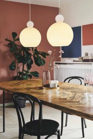 Ball Ball Ø32 Opal Fra Halo Design - Ball Ball er et elegant anheng laget av opalglass.