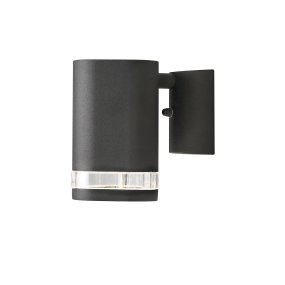Modena Svart utendørslampe Fra Konstsmide - Modena er en stilig fasadelampe i sortlakkert aluminium med en elegant detalj i transparent akrylglass som gir lampen et moderne uttrykk.