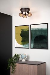 Maren 3 Svart spotlight Fra Lucide - Lyspunktene er dekket av sfæriske metallnett, men i stedet for perfekte kuler er det sylindriske fantasier med en åpning i toppen som gir lyset maksimal spredning.