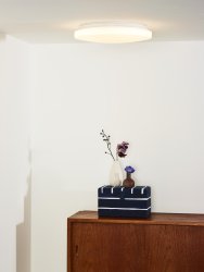 Otis Ø34 Opal plafond Fra Lucide - Og ja, LED er en selvfølge her, for denne taklampen kommer med en integrert LED-lyskilde som standard.