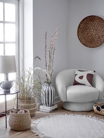 Kean 58cm Grå Fra Bloomingville - Kean bordlampe er en allsidig lampe laget av terrakotta med en stilig nordisk form og en vakker gr&aring;tone som passer inn i de fleste hjem.