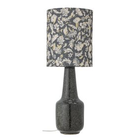 Olefine 62cm Grønn Fra Bloomingville - Olefine bordlampe fra Bloomingville er en s&oslash;t og dekorativ lampe i steint&oslash;y med reaktiv glasur i en myk gr&oslash;nn tone.