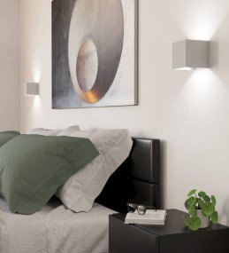 Valmontone 10cm Hvit vegglampe Fra Eglo - Den er både dekorativ og funksjonell, noe som gjør at den passer inn i mange forskjellige interiørstiler.