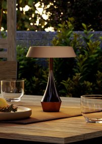 Turcio 20cm Bronse bærbar Fra Eglo - Turcio er en bærbar metalllampe med en skinnende bronsefarget base og en mørkebrun strukturert skjerm.