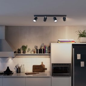 Kosipo 4 Svart spotlight Fra Philips - Kosipo 4 er en moderne spotlight fra Philips myLiving Contemporary som kombinerer stilig design med funksjonelt lys.