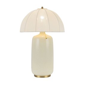 Crosby 70cm Kremhvit bordlampe Fra Elstead Lighting - Designet er inspirert av klassiske parasoller og kompletteres av en hvelvet lampeskjerm i tynt, lett stoff.