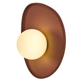 Clay Nest 26cm Brun vegglampe Fra Ledvance - Glaskupan i opal som omfamnar ljusk&auml;llan skapar ett fint och bl&auml;ndfritt ljus i rummet.