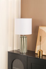 Faro 50cm Grønn/hvit bordlampe Fra Nordic Lighting - Lampefoten er laget av keramikk med en kremhvit base og gr&oslash;nne striper som gir et livlig, men balansert inntrykk.