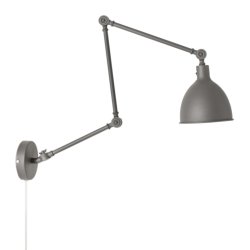 Bazar 122cm Grå vegglampe Fra By Rydéns - Vegglampen Bazar er en del av en familie av populære, stilige Bazar-lamper, noe som betyr at du kan komplettere hjemmet ditt med lamper i samme stil for hvert rom og hvert hjørne.