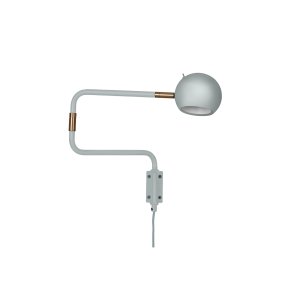 Yes! 62cm Grå vegglampe Fra CO Bankeryd - 62 vegglampe kan med fordel brukes i stuen ved siden av en sofa eller lenestol, samt i en korridor eller over en skjenk hvor den tilf&oslash;rer et moderne uttrykk til rommet.