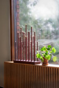 Elflugan Grande Oksidrød Fra SMAK Design - Proporsjoner og farger er beholdt, og en dimmer med innebygd transformator er lagt til.