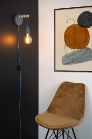 Pola Blå barnelampe Fra Lucide - Med sitt fargerike, tidl&oslash;se design og kompakte st&oslash;rrelse passer den inn i de fleste milj&oslash;er.