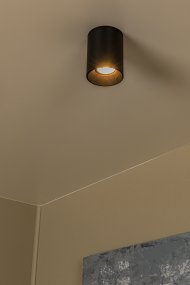Gerti Svart Fra Lucide - Gerti er en stilig spotlight laget av metall i svart som gir et moderne og sofistikert uttrykk.