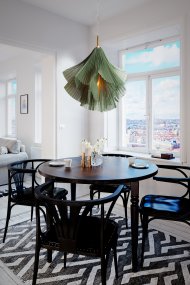 Juliette Ø75 Grønn Taklampe Fra By Rydéns - Takket v&aelig;re sin unike form og elegante detaljer er Juliette et utmerket valg for de som &oslash;nsker en taklampe som b&aring;de er vakker og gir den rette f&oslash;lelsen i rommet.