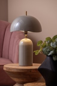 Querido 40cm Grå bordlampe Fra Leitmotiv - Laget av metall med en blank grå finish og gullfinishdetaljer, vil den være et stilig tilskudd til hjemmet ditt.