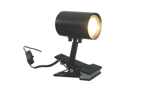 Hugin Svart klemmelampe Fra Aneta Lighting - Den praktiske Hugin-lampen med metallklips er enkel å feste til en sengegavl, hylle eller et skrivebord.