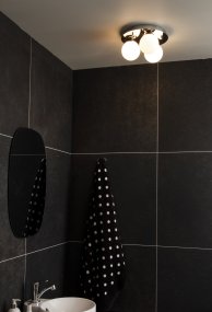 Nicosia Ø25 Krom baderomslampe Fra Aneta Lighting - Nicosia taklampe krom med opalhvite glober.