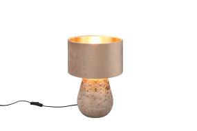 Kiran 38cm Grå bordlampe Fra Trio Lighting - Den sylindriske beige fløyelsskjermen gir et varmt, mykt lys som skaper en behagelig atmosfære, perfekt som nattbordslampe eller for dekorative aksenter på byr&aring; Gr&aring; keramikk med gylne aksenter skaper et grasiøst utseende.