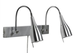 Tanum Aluminium leselampe Fra Armaturhantverk - Det elegante og minimalistiske designet gj&oslash;r at den passer perfekt p&aring; soverom, stue eller kontor.