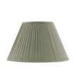 Fabric Lamp Shade 300 Olivengrønn Fra Karlskrona lampfabrik - gjenget lampeholder eller i messinghylsen som er inkludert i v&aring;re bord- og gulvlamper.