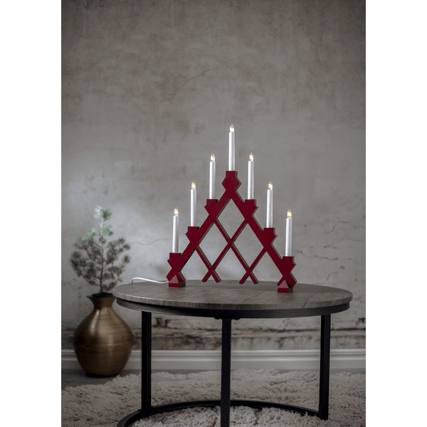 Rut RØD Fra Star Trading - Lysestakens vakre rutete m&oslash;nster er i&oslash;ynefallende.