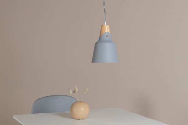Rigel Ø16 Grå Taklampe Fra Venture Design - Med taklampen Rigel f&aring;r du moderne og elegant belysning som passer inn i de fleste rom og interi&oslash;rstiler.