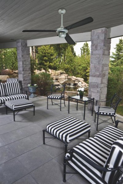 Mountain Gale Ø132 Sølv Fra Westinghouse - Takviften Mountain Gale er designet for både innendørs og utendørs bruk, noe som gjør den perfekt for områder som verandaer og terrasser.