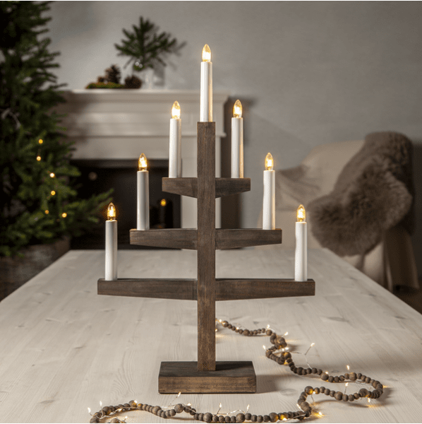 Trapp Brun Fra Star Trading - Plasser lysestaken for eksempel i vinduet for &aring; skape en koselig adventsstemning i hjemmet.