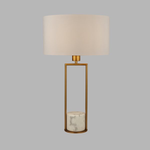 Claire 45cm Gull bordlampe Fra Searchlight - Med sin åpne og luftige ramme og en rund marmorbase gir den et moderne, men tidløst preg som passer perfekt i både klassisk og moderne interiør.