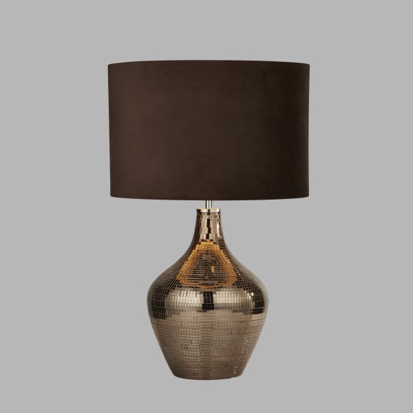 Disco 54cm Brun bordlampe Fra Searchlight - Lampen skaper en varm og innbydende atmosf&aelig;re samtidig som den er en dekorativ detalj som trekker blikket.