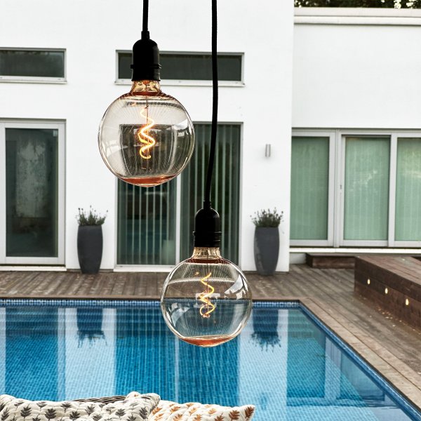 Zoom bilde av Deco bulb XL Årgang Fra Lightson - Denne Deco-pæren med kobberfarget verdikopp i XL-format (12cm) passer perfekt til Gravity-pendelen, men også til festløkken Cozy.