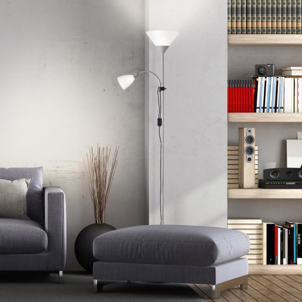 Spari Sølv gulvlampe Fra Brilliant - Med en høyde på 1,8 meter blir Spari en imponerende lys pubkt i hjemmet.