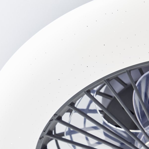 Salerno Ø50 Svart Fra Brilliant - Salerno takvifte i sort er en stilig og allsidig l&oslash;sning for belysning og ventilasjon i hjemmet.