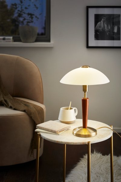 Solo 35cm Bronse bordlampe Fra Eglo - Solo 1 er ikke bare en lampe, men en tidsriktig interi&oslash;rdetalj som kombinerer funksjon og design p&aring; et smakfullt fat.