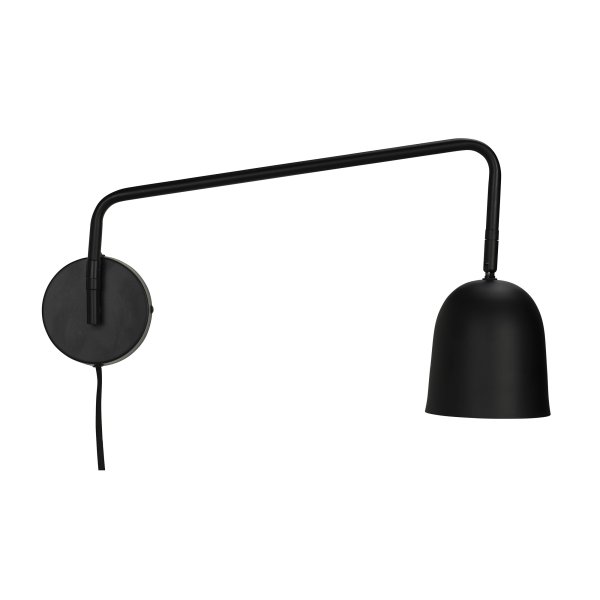 Manchester 45cm Svart vegglampe Fra Dyberg Larsen - Armen på lampen svinger fra side til side og strekker seg 45 cm fra veggen til det ytterste punktet på skjermen.