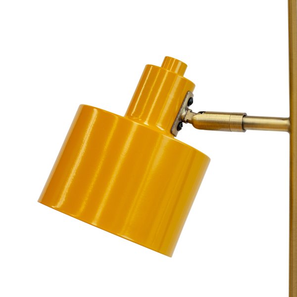 Ocean Flerfarget gulvlampe Fra Dyberg Larsen - Havgulvlampe i fargene Curry/Brass/Turquoise har en metallkonstruksjon, kan vinkles opp og ned, og leveres med fotbryter på sokkelen.