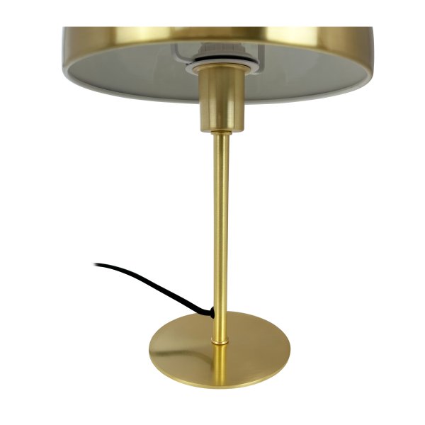 Lyon 30cm Messing bordlampe Fra Dyberg Larsen - Med sitt klassiske design og moderne materialvalg er bordlampen Lyon et sofistikert valg for hjemmet, som kombinerer eleganse og funksjon på en perfekt søtsak.