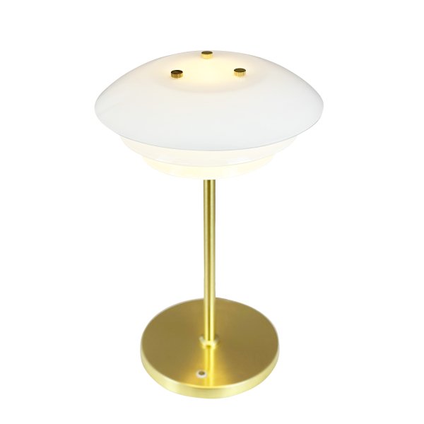 DL20 LED 30cm Messing bærbar Fra Dyberg Larsen - Den uppladdningsbara lampan har en h&ouml;jd p&aring; 30 cm och en lampsk&auml;rmsdiameter p&aring; 20 cm, vilket g&ouml;r den perfekt f&ouml;r s&auml;ngbordet, skrivbordet eller en mysig h&ouml;rna.