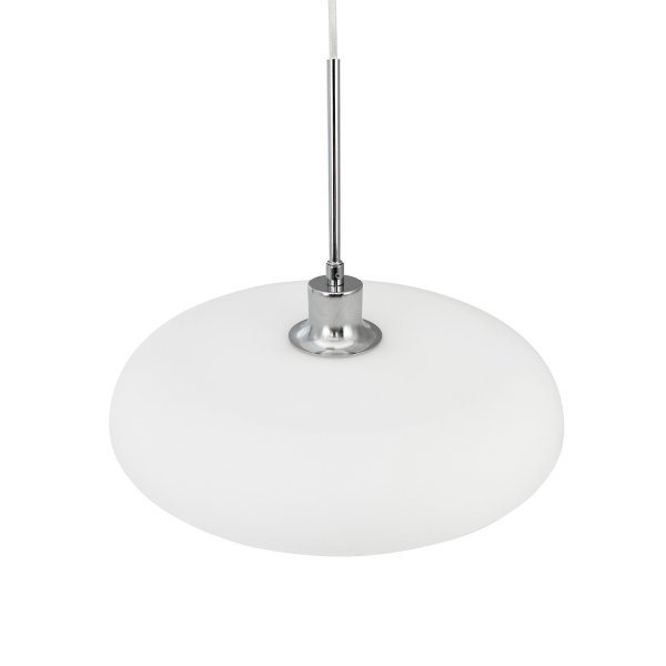 Ava Ø40 Opal Taklampe Fra Dyberg Larsen - Gi hjemmet ditt et stilig preg med den vakre Ava takpendelen fra Dyberg Larsen, en lampe med dansk design som kombinerer enkelhet og eleganse.